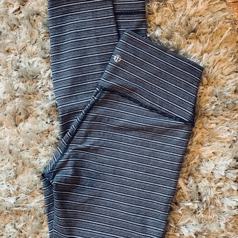 Lululemon High Times Pant in Textured black deep coal sz 6 - Picture 8 of 11